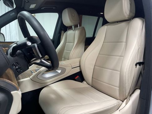 Used 2024 Mercedes-Benz GLS 450 4MATIC image 22