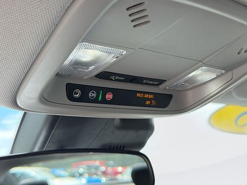 Used 2025 Chevrolet Malibu RS FWD image 18
