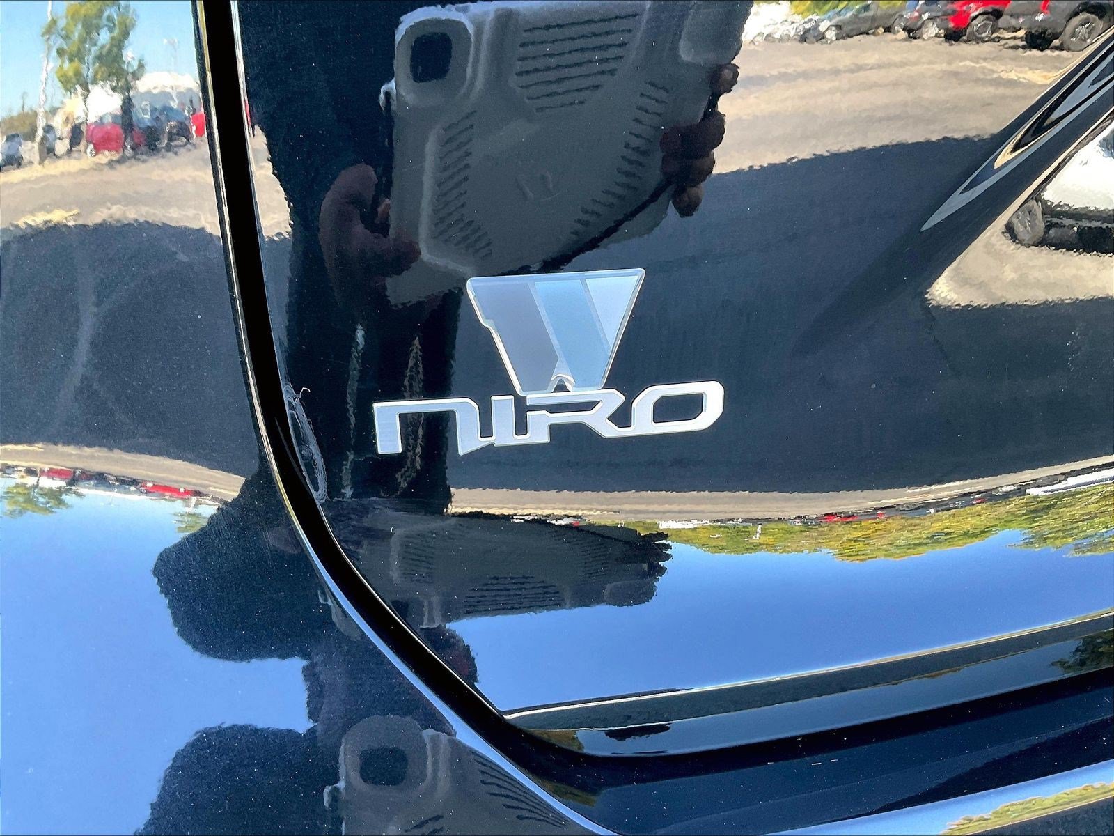 Used 2025 Kia Niro EX FWD image 22