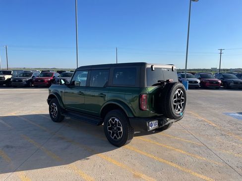 New 2025 Ford Bronco Outer Banks image 4