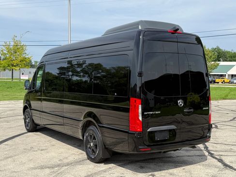 Used 2025 Mercedes-Benz Sprinter 2500 image 5