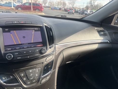 Used 2016 Buick Regal image 7