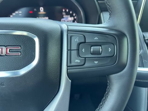 Certified 2023 GMC Yukon SLT w/ SLT Luxury Package AWD/4WD image 17