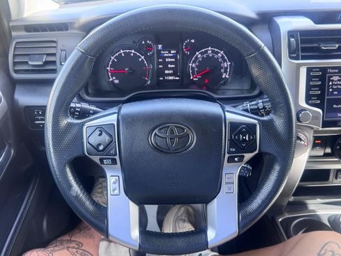 Used 2021 Toyota 4Runner SR5 AWD/4WD image 10