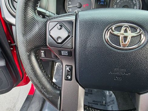 Used 2016 Toyota Tacoma TRD Off-Road w/ Premium & Technology Package image 39