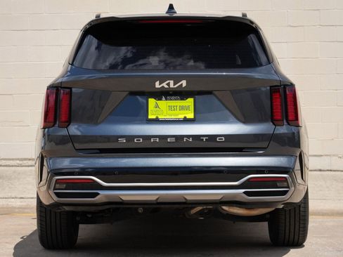 Used 2022 Kia Sorento S w/ Panoramic Sunroof Package FWD image 10