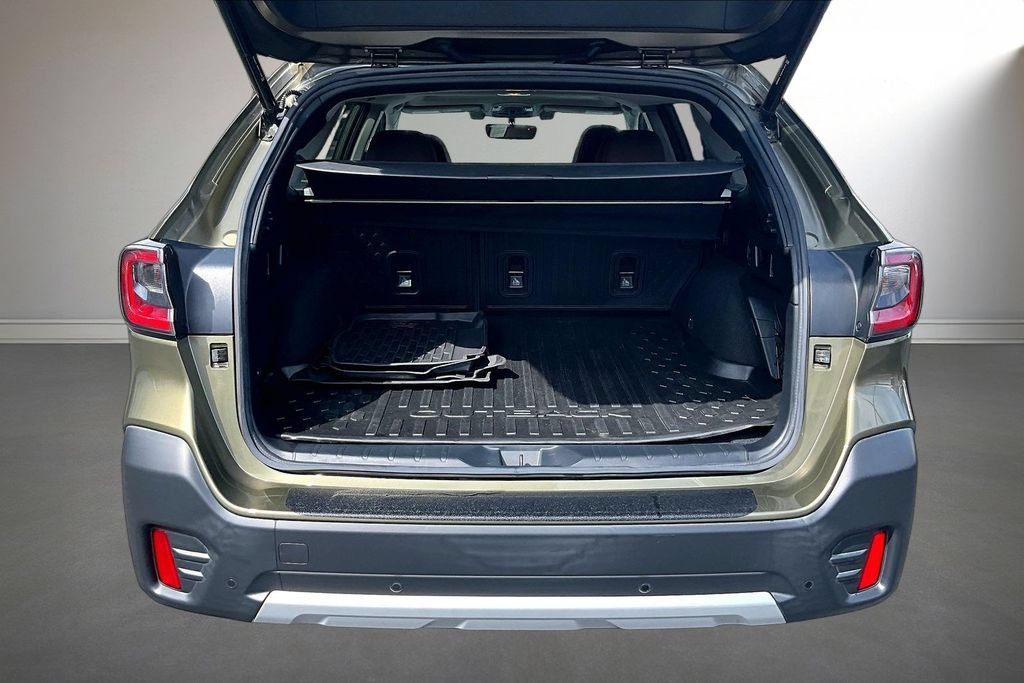 Used 2021 Subaru Outback Touring AWD/4WD image 7