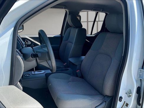 Used 2020 Nissan Frontier SV RWD image 21