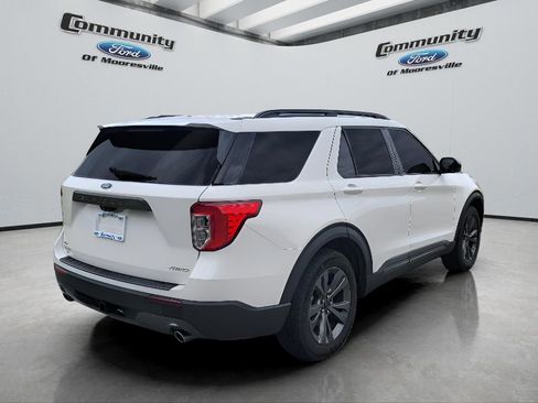 Used 2022 Ford Explorer XLT w/ Equipment Group 202A AWD/4WD image 8