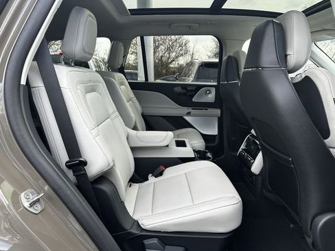 Used 2025 Lincoln Aviator Reserve w/ Equipment Group 201A image 37