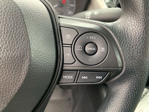 Used 2025 Toyota Corolla LE image 27