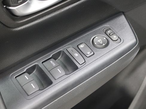 Used 2024 Honda CR-V LX image 7