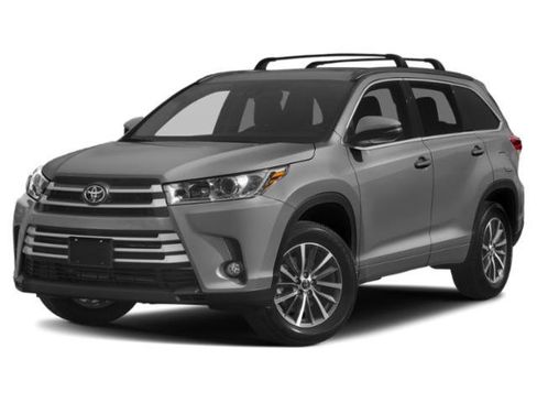 Used 2019 Toyota Highlander XLE FWD image 3