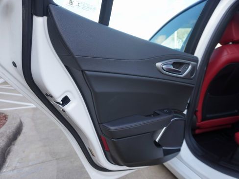 Used 2022 Alfa Romeo Giulia Veloce image 19