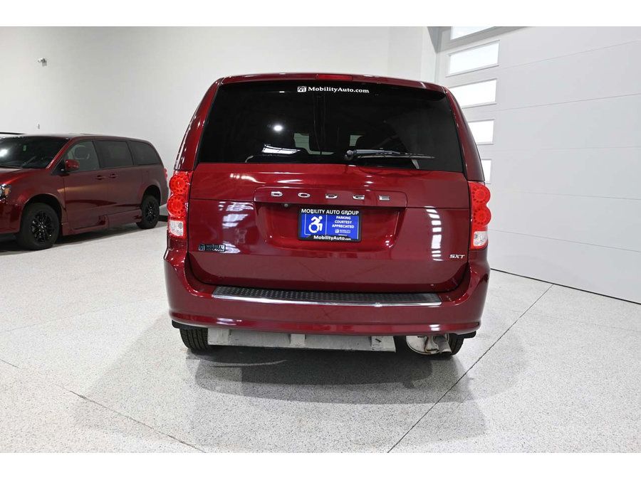 Used 2019 Dodge Grand Caravan SXT FWD image 8