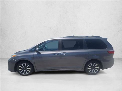 Used 2019 Toyota Sienna Limited Premium w/ Carpet Mat Package FWD image 8