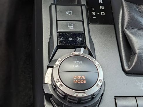 Used 2025 Toyota Tacoma TRD Sport AWD/4WD image 16
