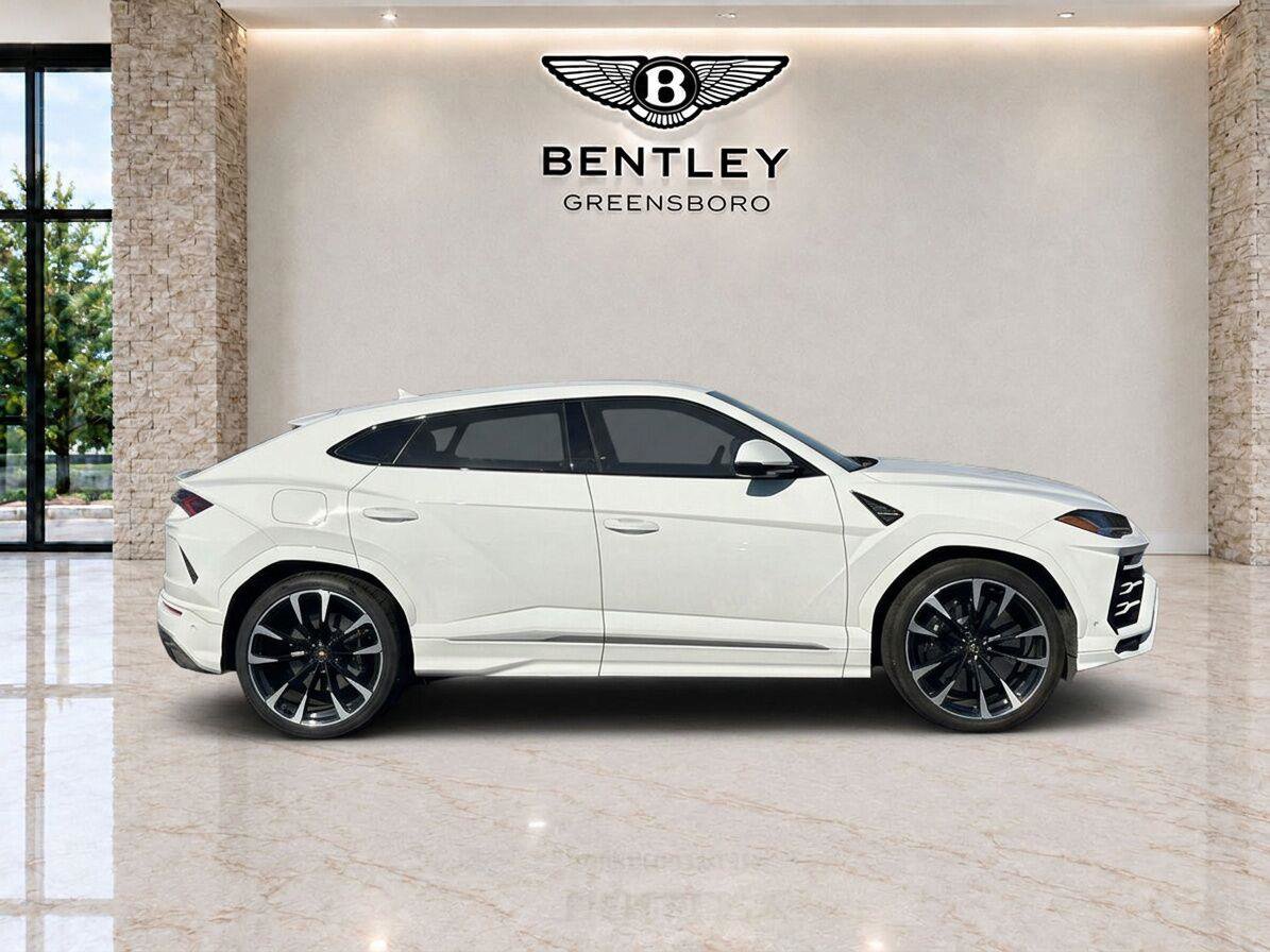 Used 2021 Lamborghini Urus AWD/4WD image 6