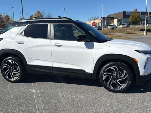 Used 2024 Chevrolet TrailBlazer RS image 3