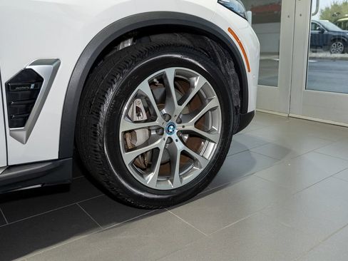 Used 2024 BMW X5 xDrive50e AWD/4WD image 4