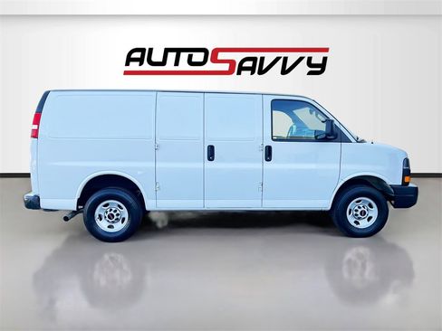 Used 2024 GMC Savana 2500 Work Van w/ Driver Convenience Package image 8