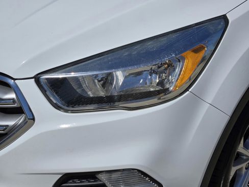 Used 2017 Ford Escape SE image 10