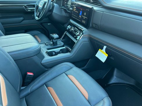Used 2025 GMC Sierra 1500 AT4 w/ Technology Package image 19