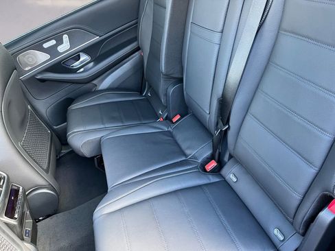 New 2026 Mercedes-Benz GLS 580 4MATIC image 8