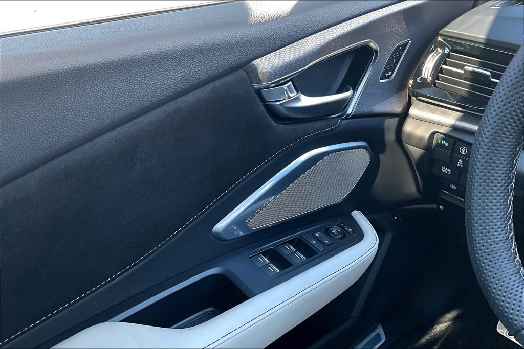 Used 2025 Acura RDX w/ Advance Package AWD/4WD image 14