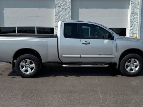 Used 2006 Nissan Titan SE AWD/4WD image 2