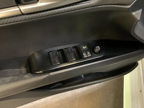 Used 2025 Toyota Camry SE w/ Convenience Package FWD image 12