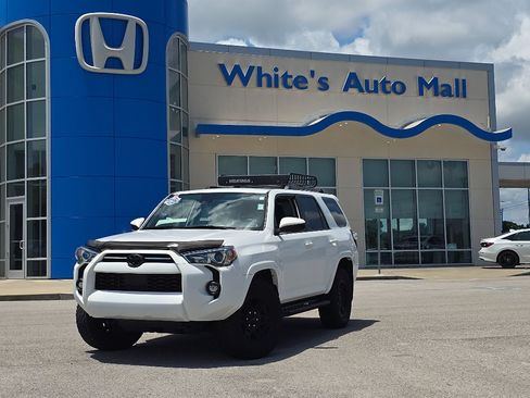 Used 2021 Toyota 4Runner Trail Special Edition AWD/4WD image 2