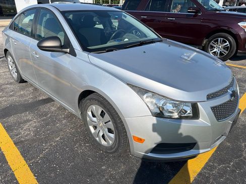 Used 2014 Chevrolet Cruze LS FWD image 3