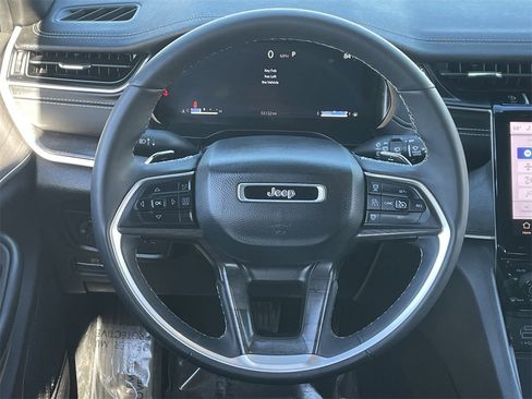 Used 2024 Jeep Grand Cherokee L Limited w/ Luxury Tech Group II image 18