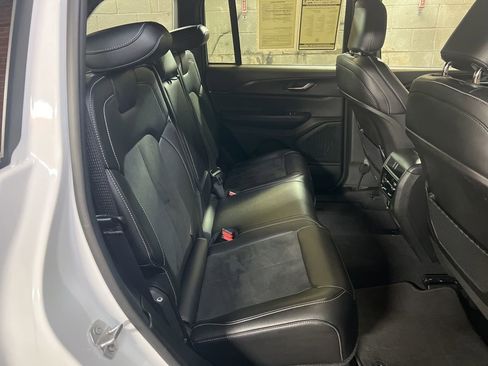 Used 2024 Jeep Grand Cherokee Altitude AWD/4WD image 23