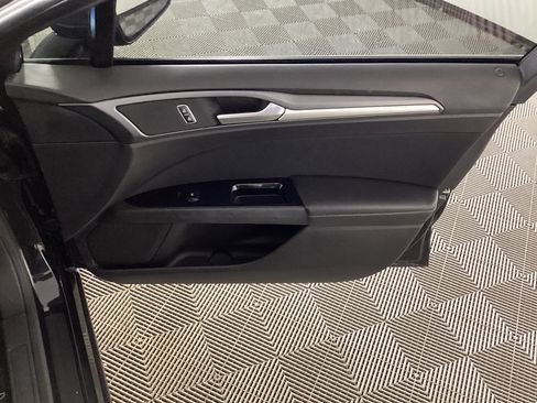 Used 2014 Ford Fusion SE FWD image 9