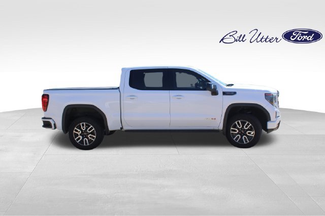 Used 2024 GMC Sierra 1500 AT4 w/ Technology Package AWD/4WD image 4