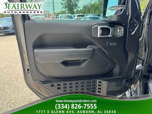 Used 2024 Jeep Gladiator Sport AWD/4WD image 26