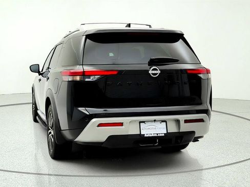 Used 2024 Nissan Pathfinder Platinum w/ Black Appearance Package AWD/4WD image 6