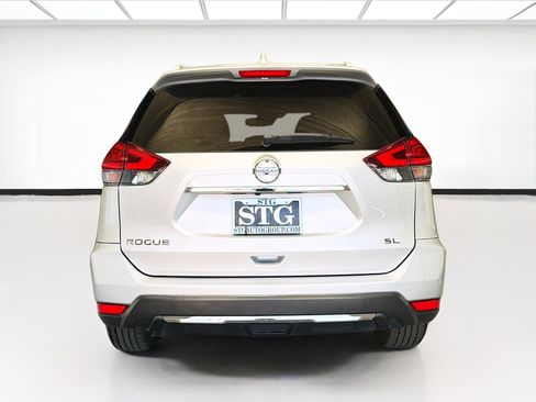 Used 2017 Nissan Rogue SL FWD image 5