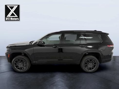 Used 2023 Jeep Grand Cherokee L Summit AWD/4WD image 5