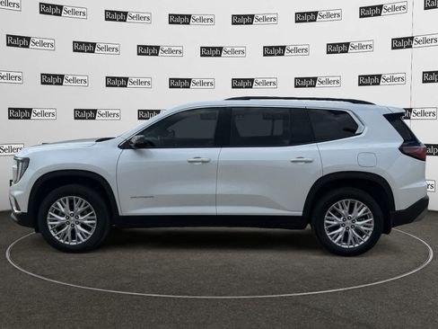 Used 2025 GMC Acadia Elevation w/ Elevation Premium Package FWD image 3
