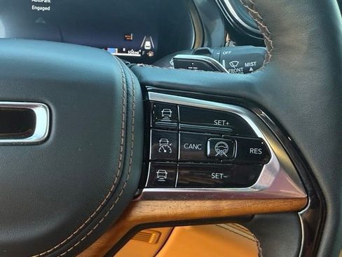Used 2025 Jeep Grand Cherokee L Summit AWD/4WD image 17