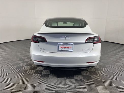 Used 2021 Tesla Model 3 Performance image 4
