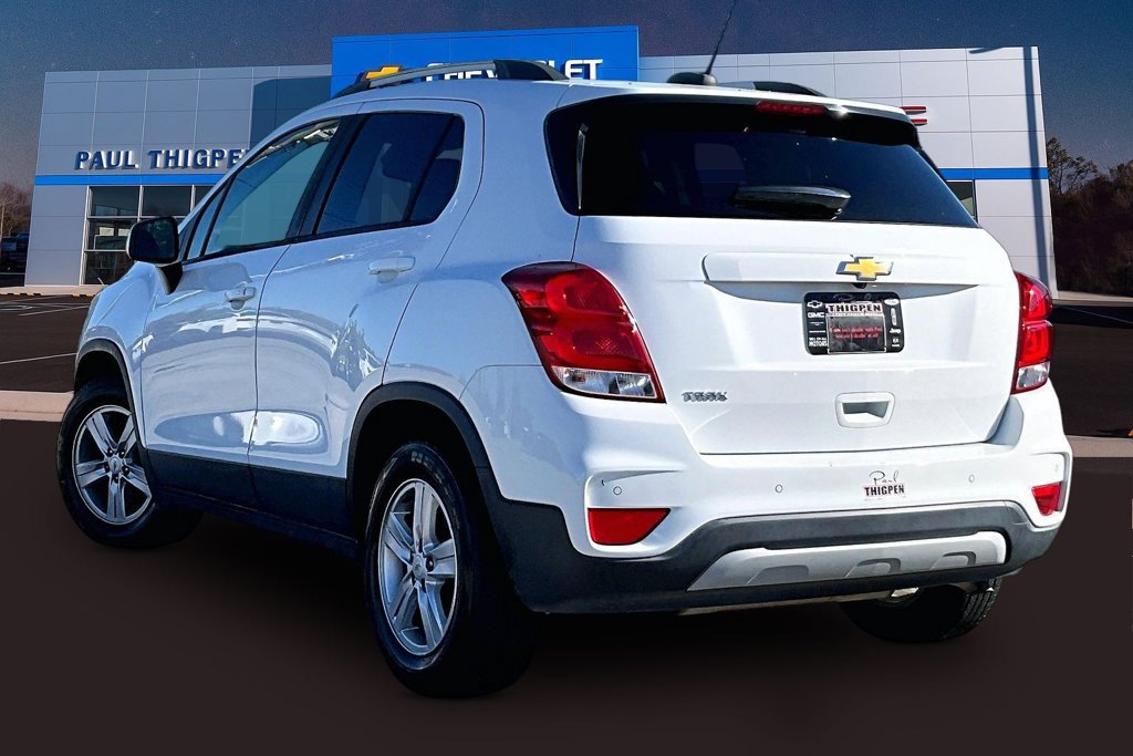 Used 2021 Chevrolet Trax LT w/ Premium Seat Package FWD image 5
