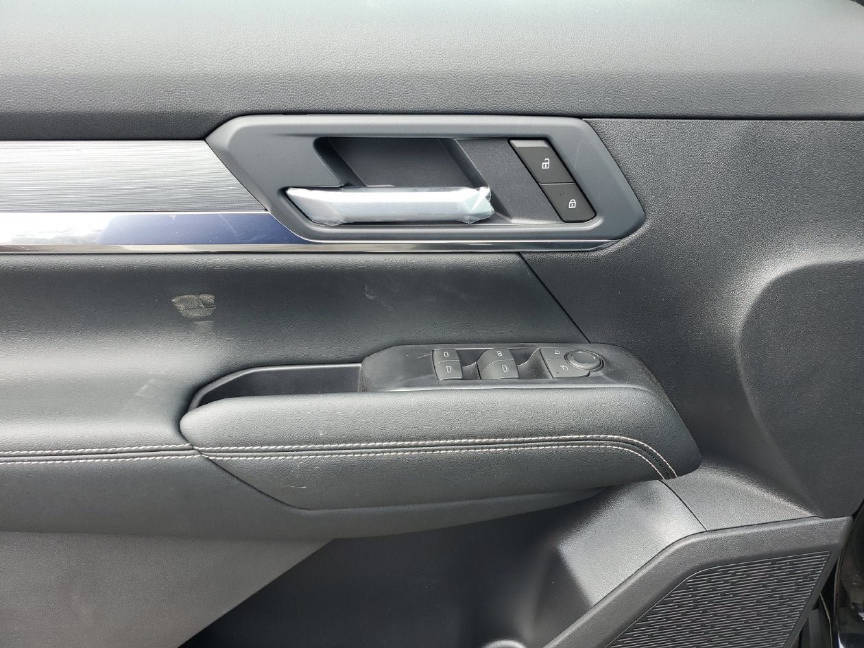 New 2027 GMC Terrain Elevation FWD image 17