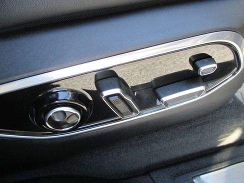 Used 2023 Jeep Grand Cherokee L Summit w/ High Altitude Package image 21