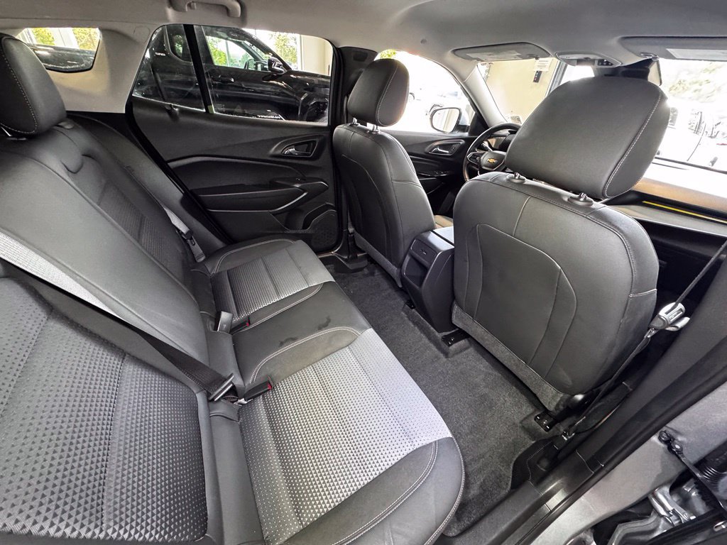 Used 2025 Chevrolet Trax LT w/ Driver Confidence Package FWD image 44