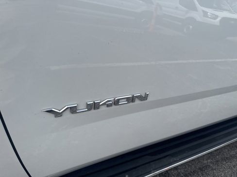 Used 2018 GMC Yukon SLT w/ Open Road Package AWD/4WD image 47