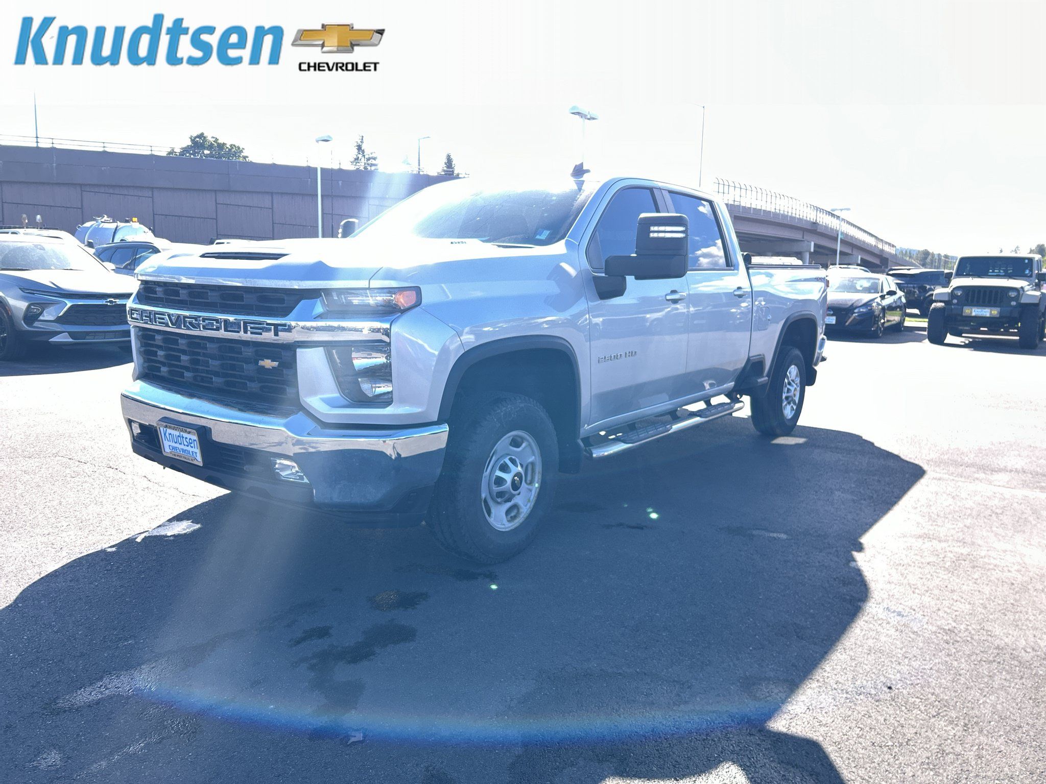 Used 2021 Chevrolet Silverado 2500 LT w/ Convenience Package AWD/4WD image 3